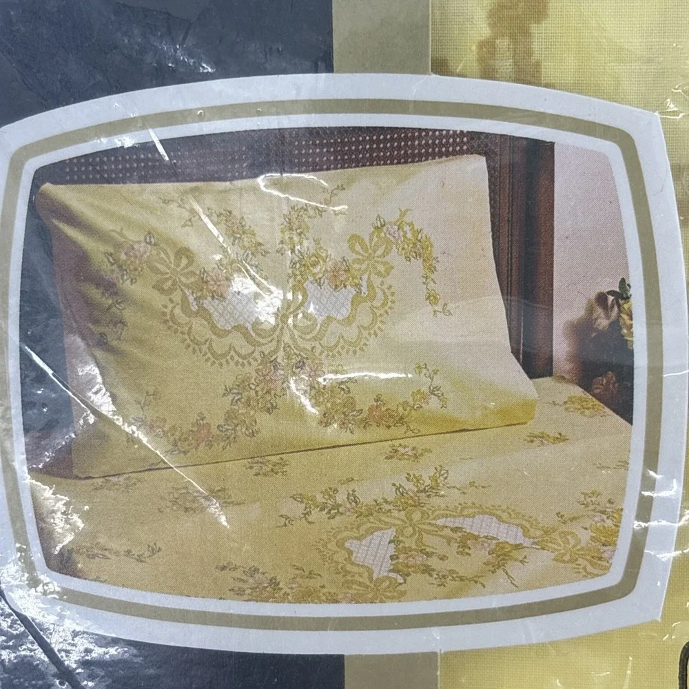Vtg 70s JCPenney Fashion Manor No Iron Percale Floral Pillowcases Standard Pair